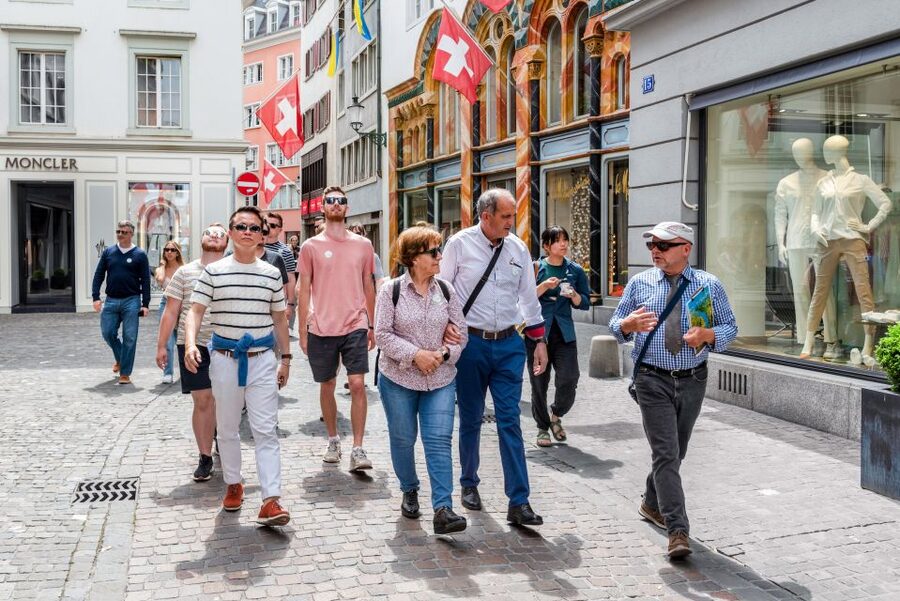 Zurich: City Highlights Tour by Bus, Cable Car, and Ferry - Key things that make this tour work