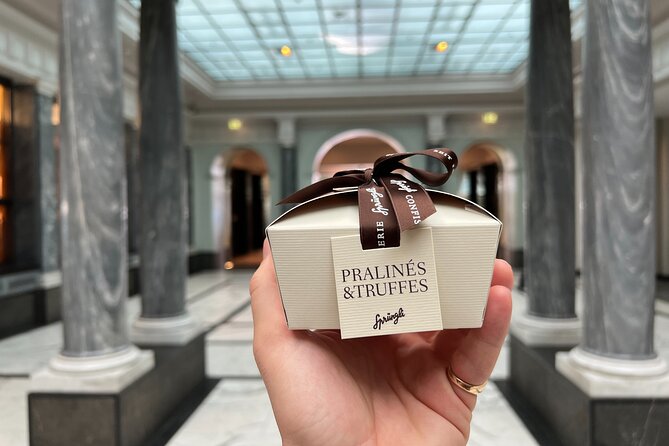 Zurich Food Tour with 10 Local Delicacies, Cheeses & Chocolates - Stop 3 at Fraumünster and St. Peter: Stained Glass and the Largest European Clock Face