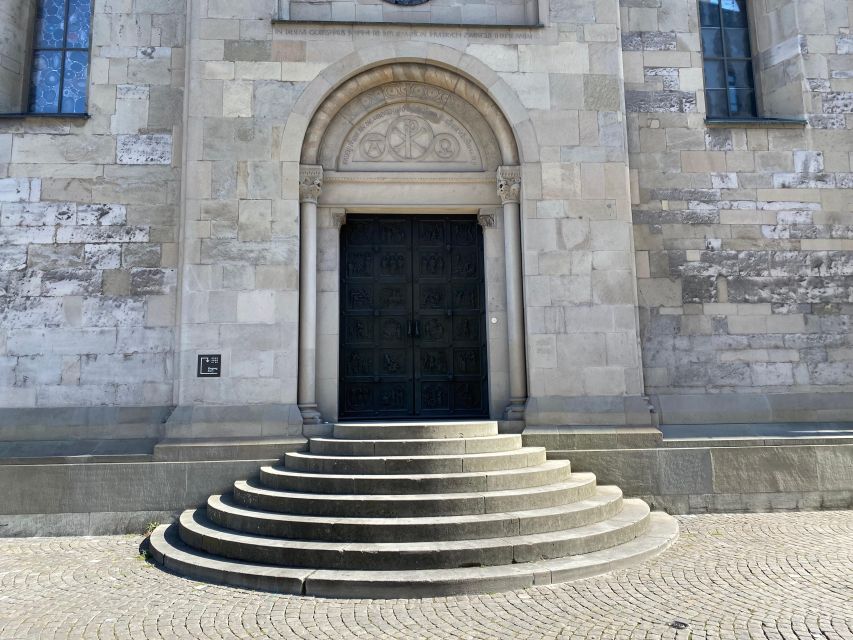 Zurich in the Mirror of the Past: Self-Guided Audio Tour - Rathaus and the Opera House: where civic Zurich shows its posture