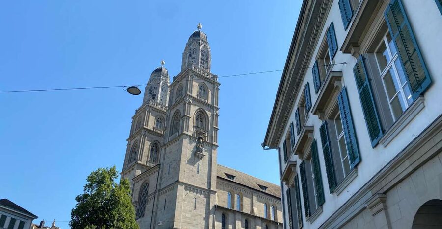 Zurich in the Mirror of the Past: Self-Guided Audio Tour - Lindenhof and the Roman Baths: a view that explains why people stayed