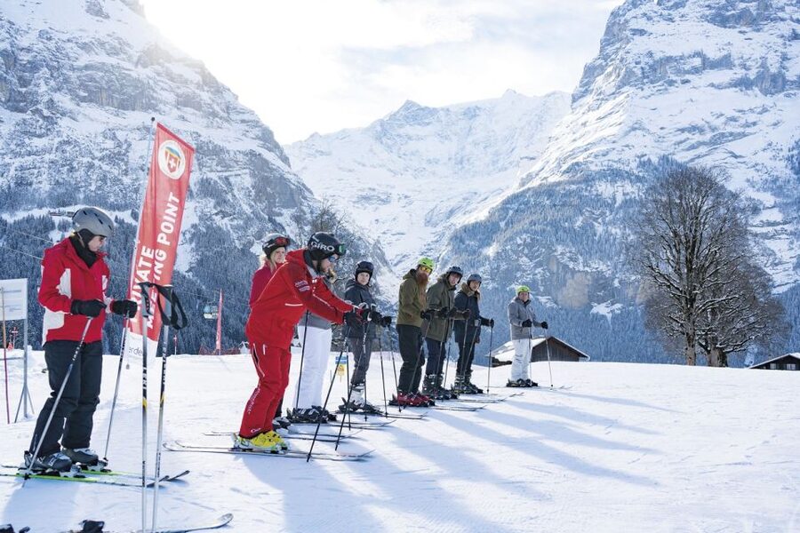 Zurich/Lucerne: Swiss Ski Experience in the Jungfrau Region - Getting There from Zurich or Lucerne: A Long, Scenic Coach Day