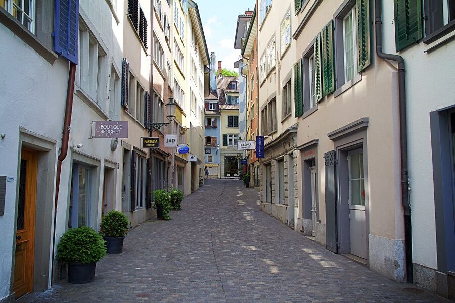 Zurich - Old Town Private Walking Tour - Key Things You’ll Notice on This Zurich Walk