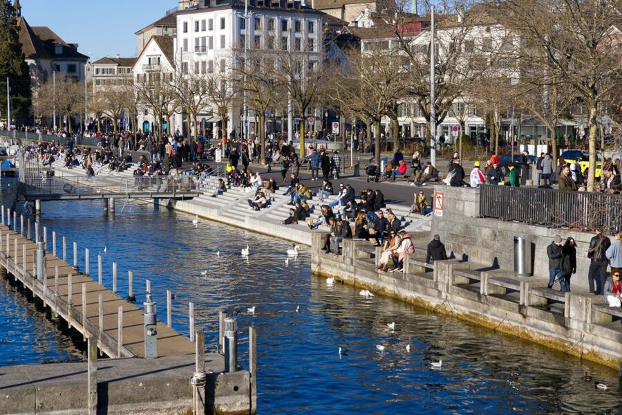 Zurich Old Town Walking Tour: 2-Hours - Guides make the difference: English, German, and question time