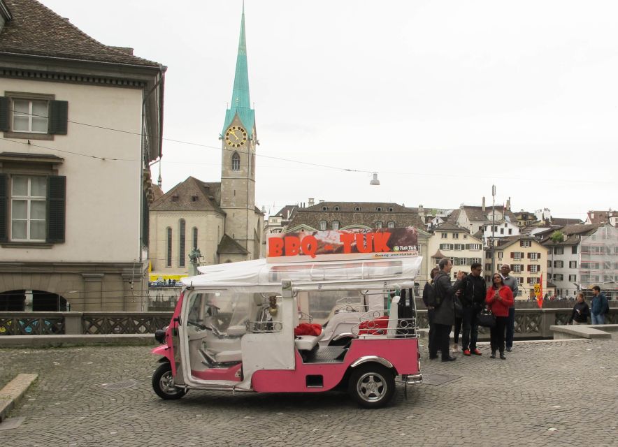 Zurich: Private eTukTuk City Tour - Starting in the right place: your meeting point and first minutes