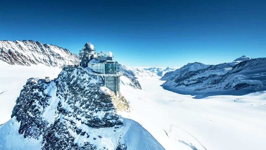 Zurich: Private tour to Interlaken, Grindelwald & Jungfrau - Interlaken at your pace: the Höheweg stroll
