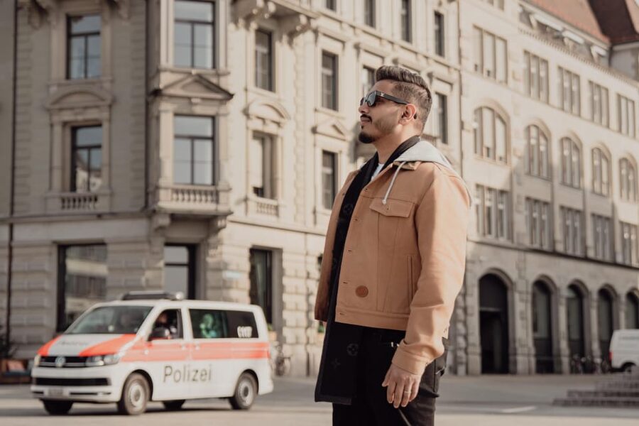 Zurich: Professional Photoshoot at the Best Spots - How the 2–2.5 hour shoot actually feels on your feet