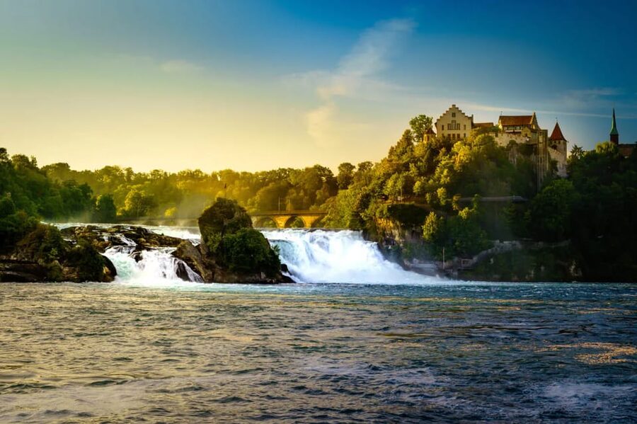 Zurich: Stein am Rhein, Rhine Falls & Lake Boat Cruise - Lindenhof and Paradeplatz: quiet viewpoints, then city power