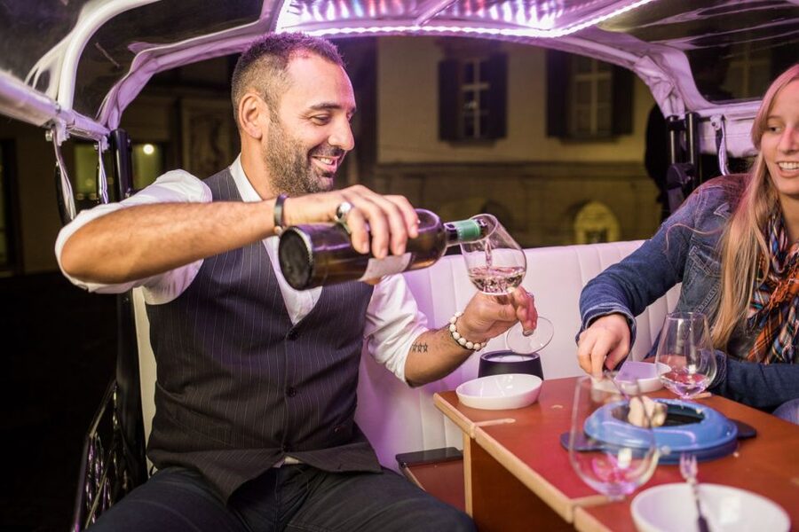 Zurich: Swiss Cheese Fondue and Wine e-Tuk-Tuk Tour - A Zurich night that mixes views, food, and real local talk