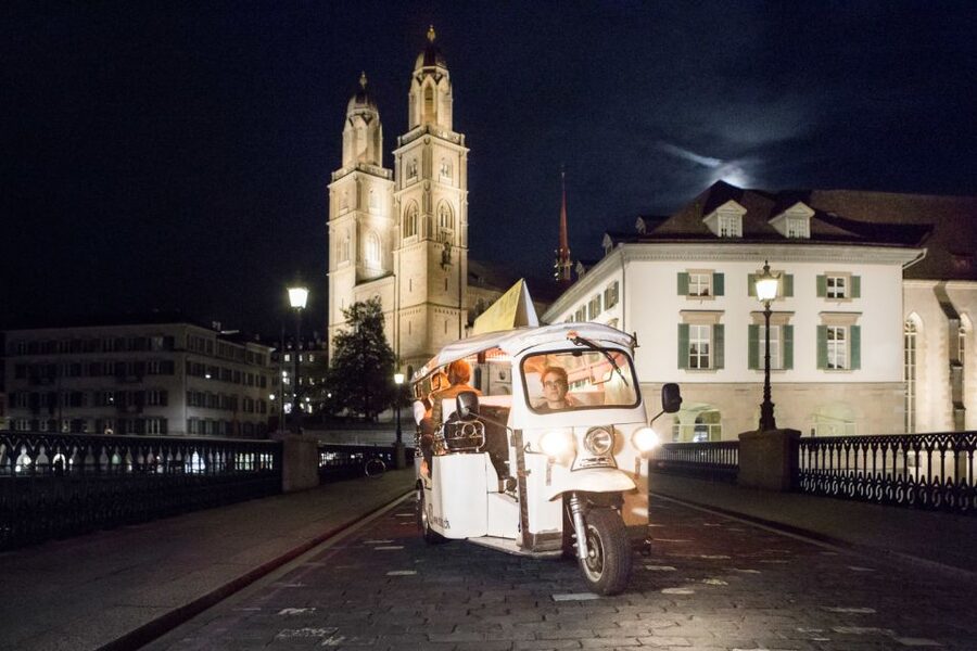 Zurich: Swiss Cheese Fondue and Wine e-Tuk-Tuk Tour - Weather, comfort, and what to bring for a smooth evening