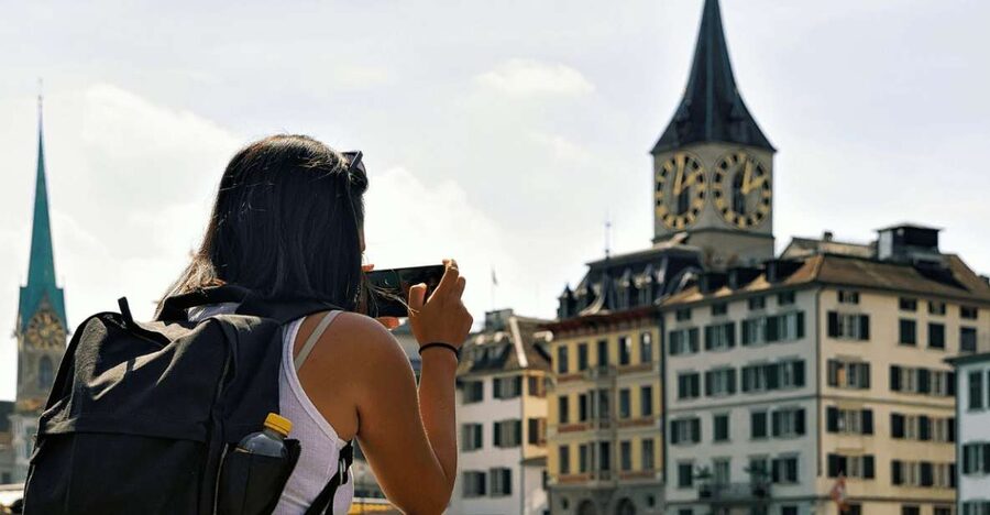 Zürich with Cruise and Lindt Home of chocolate (private) - The Swiss chocolate factory stop: more than just tasting